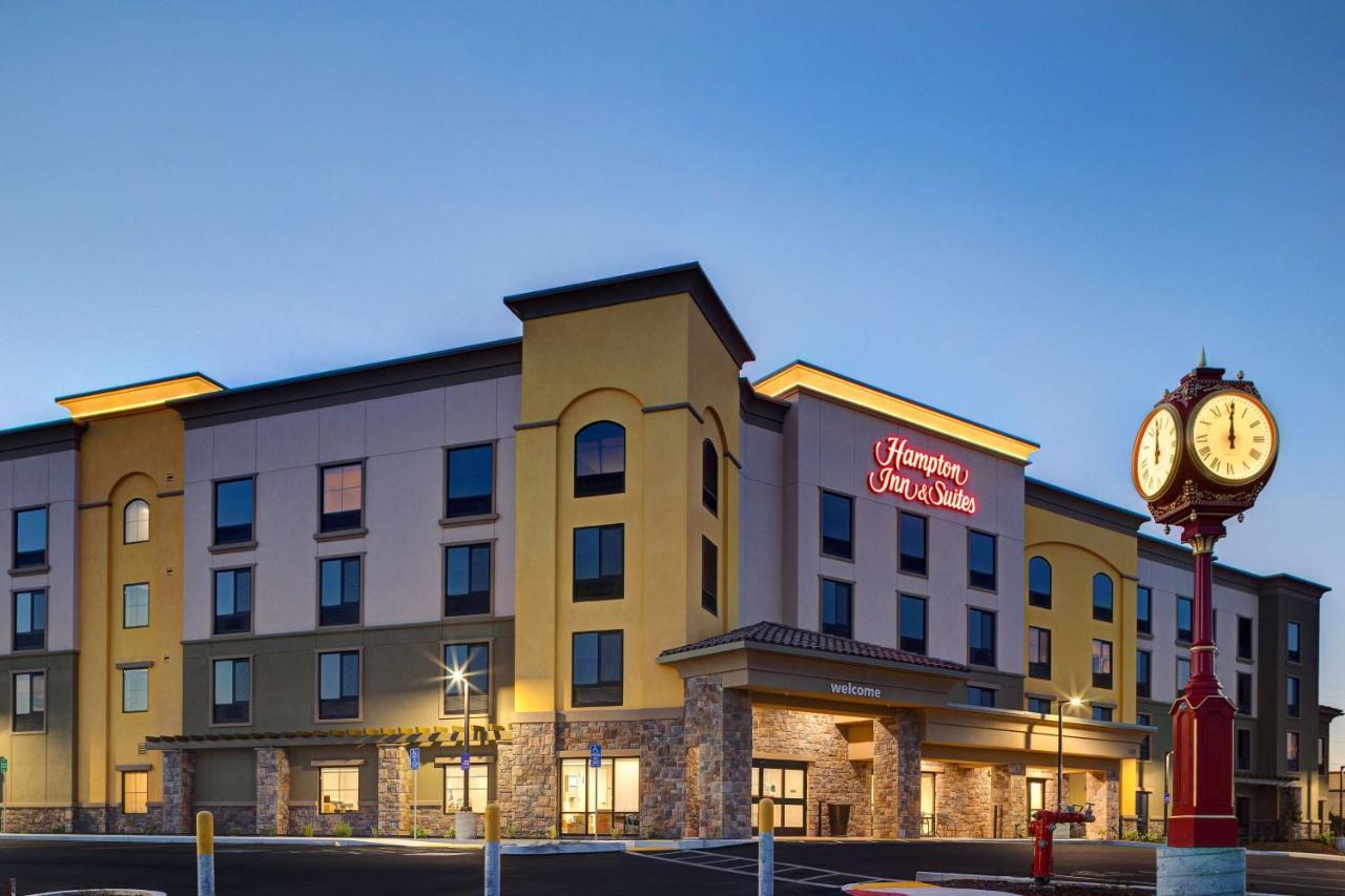 Hampton Inn & Suites Marina Exteriör bild