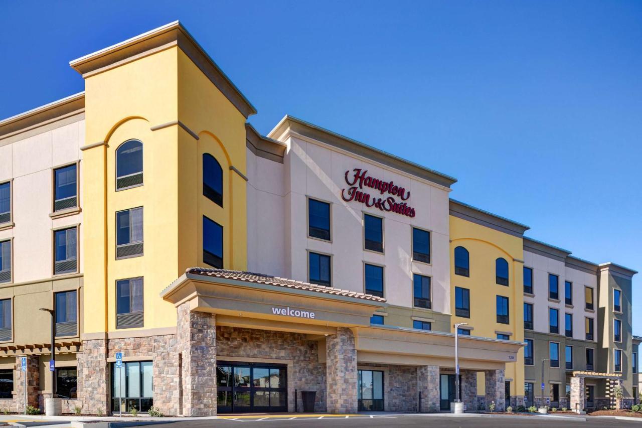 Hampton Inn & Suites Marina Exteriör bild