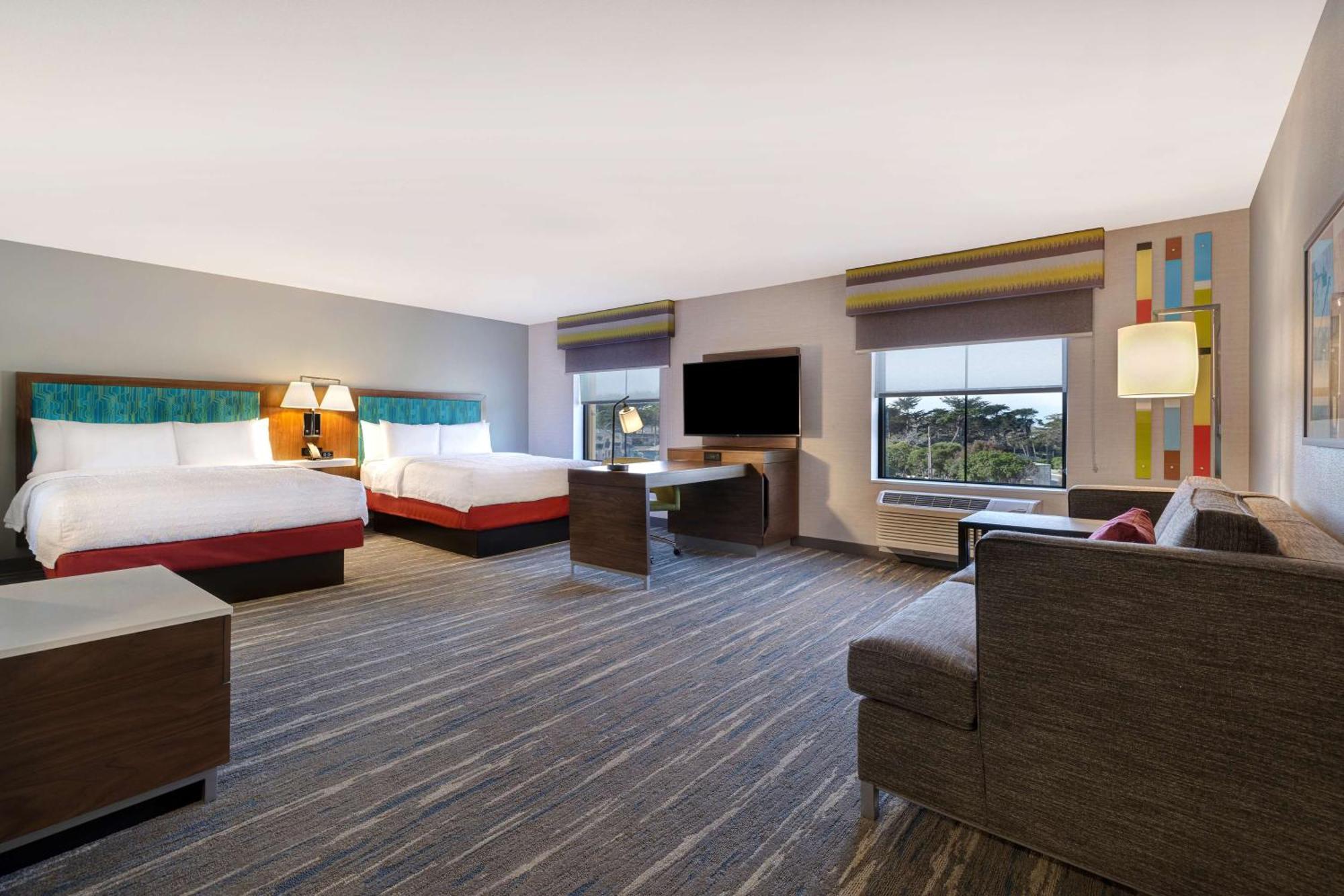 Hampton Inn & Suites Marina Exteriör bild