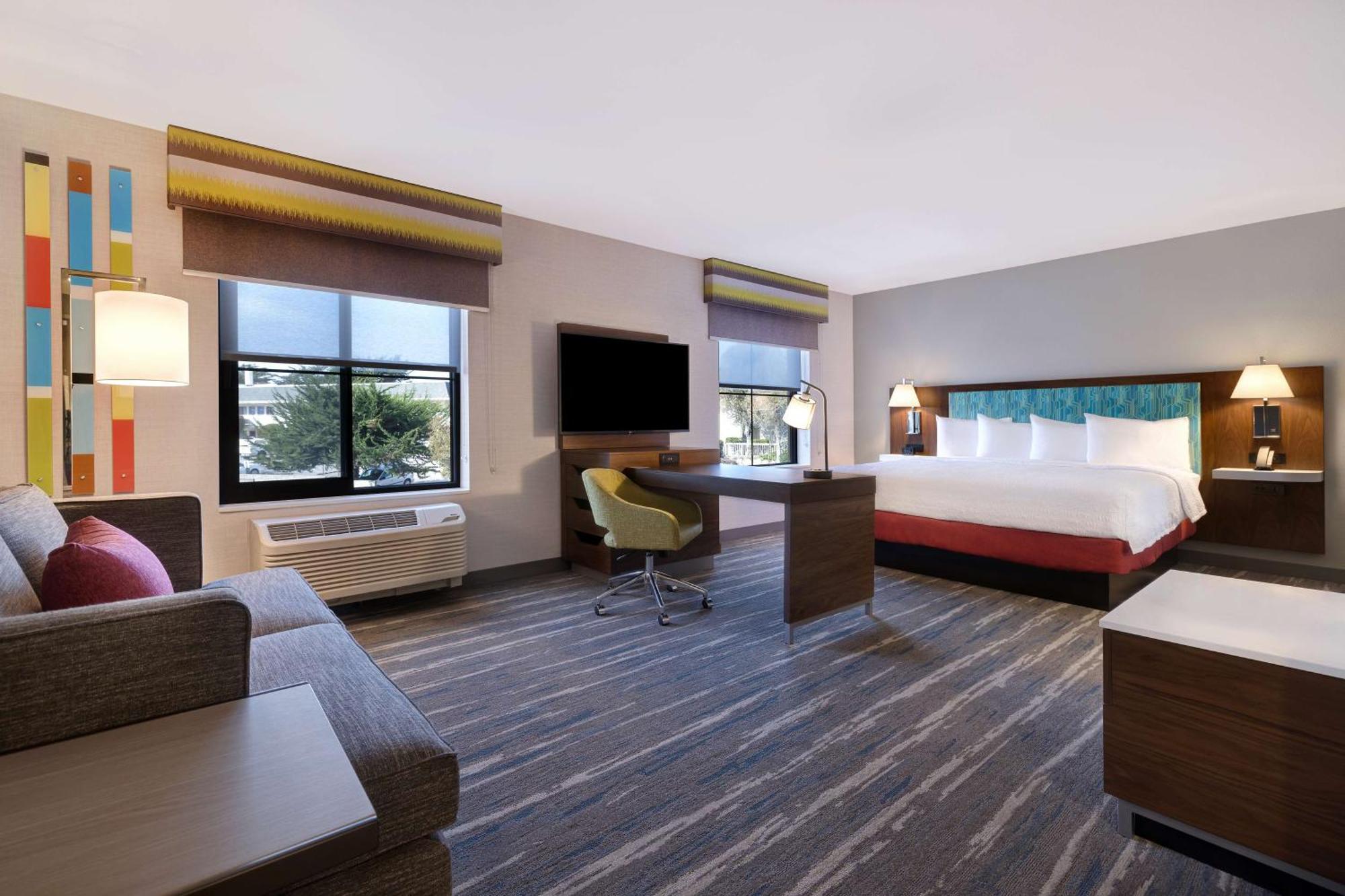 Hampton Inn & Suites Marina Exteriör bild