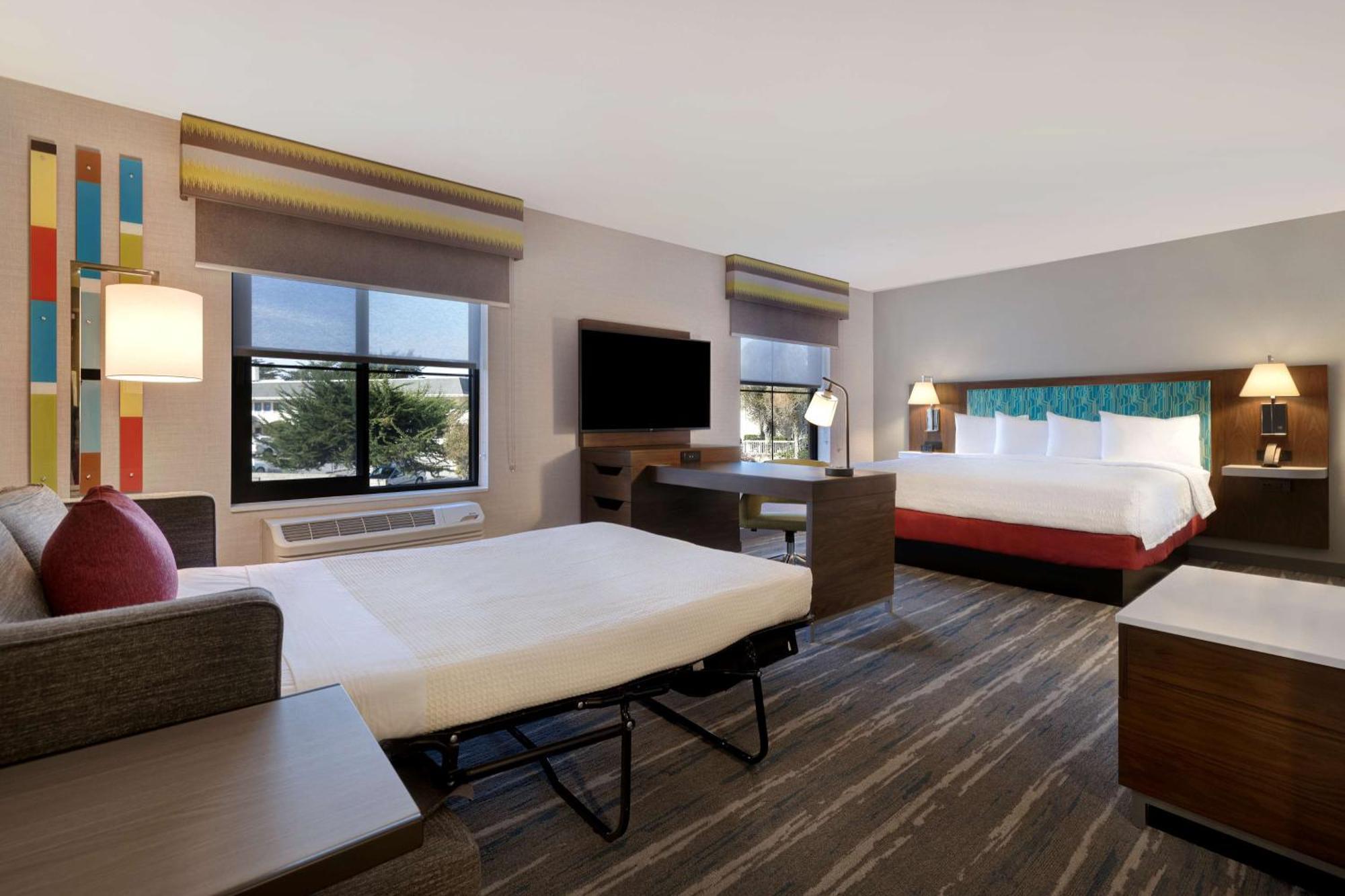 Hampton Inn & Suites Marina Exteriör bild